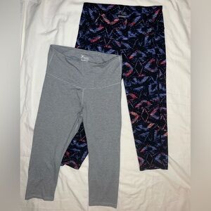 2 PAIRS of Old Navy Activewear Patterned Crop Capri Leggings in Women's M (LOT)